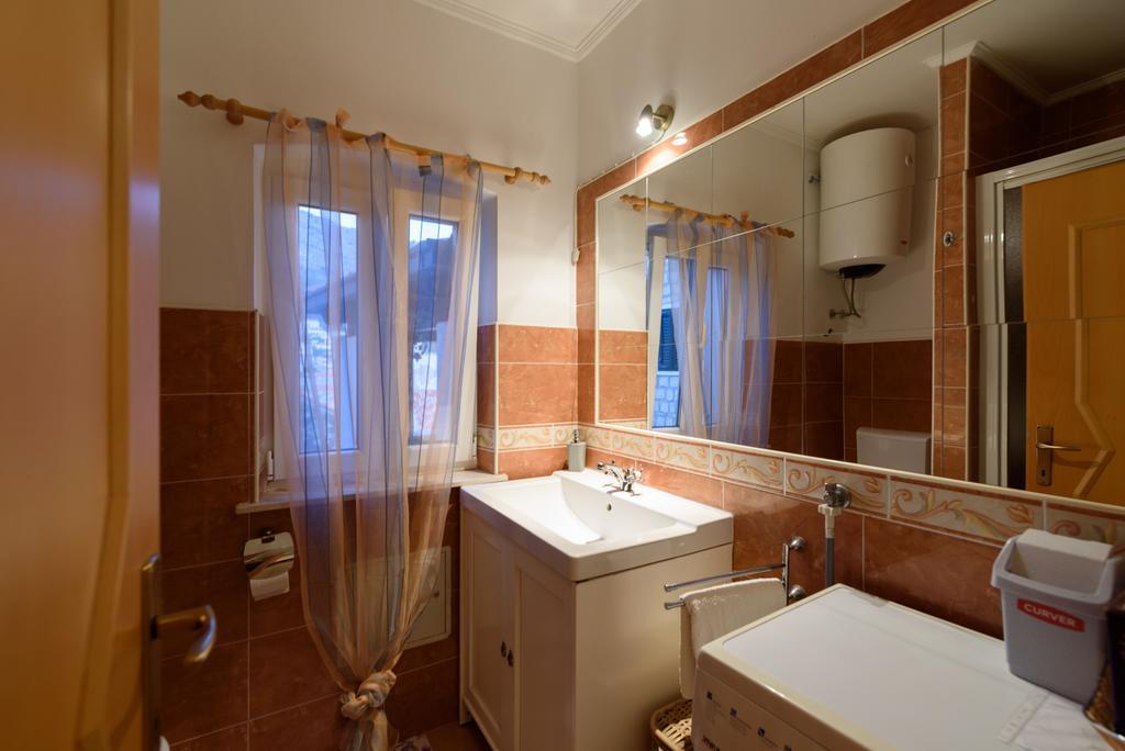 Daniela Old Town Apartment *